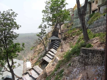 777 steps lead up the mountainside to the top of Mount Popa
