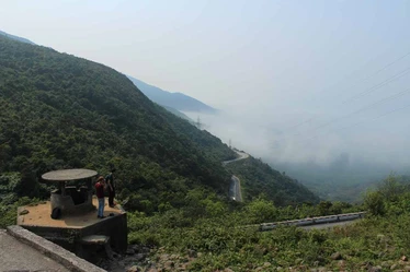 driving-hoi-an-hue-pass-of-the-ocean-clouds_4103