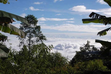 Kanpetlet above the clouds