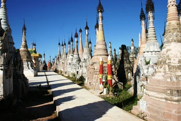 Kakku Stupas, honeymoon in Burma