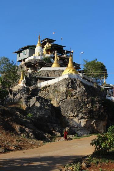 A clear, sunny day in Loikaw 2