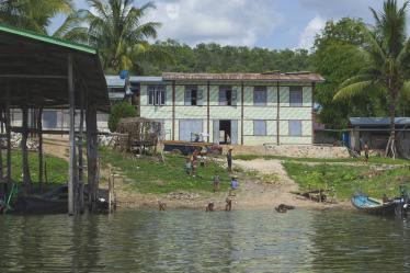 kids in stilted houses